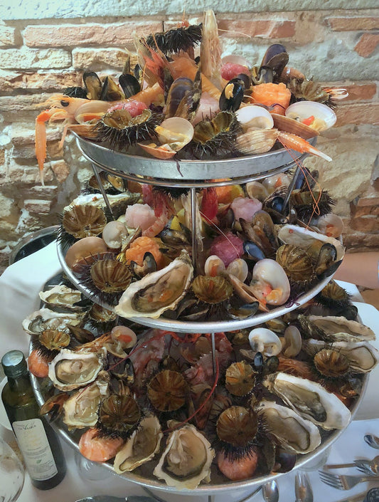 Full service option 1 - Euro350 + your choice of oysters and shellfish